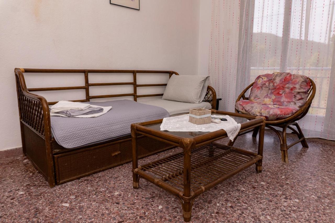 Vicky Guesthouse Ставрос Екстериор снимка